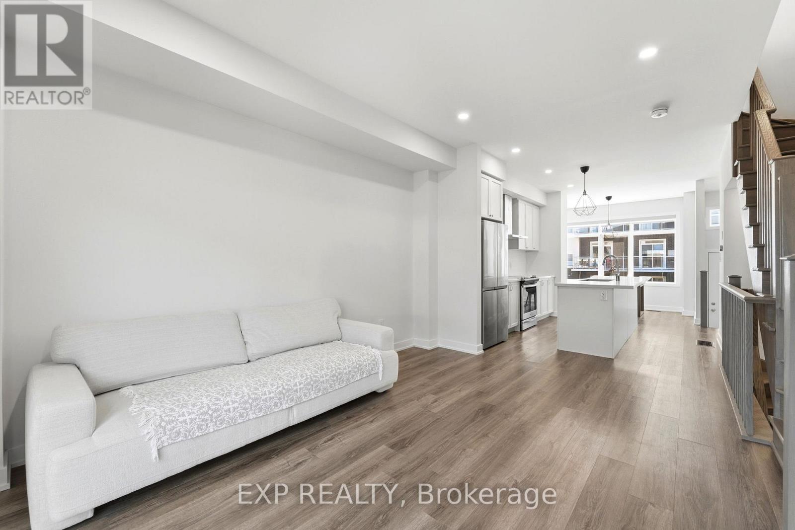 19 Markle Crescent, Hamilton (Ancaster), ON - Indoor