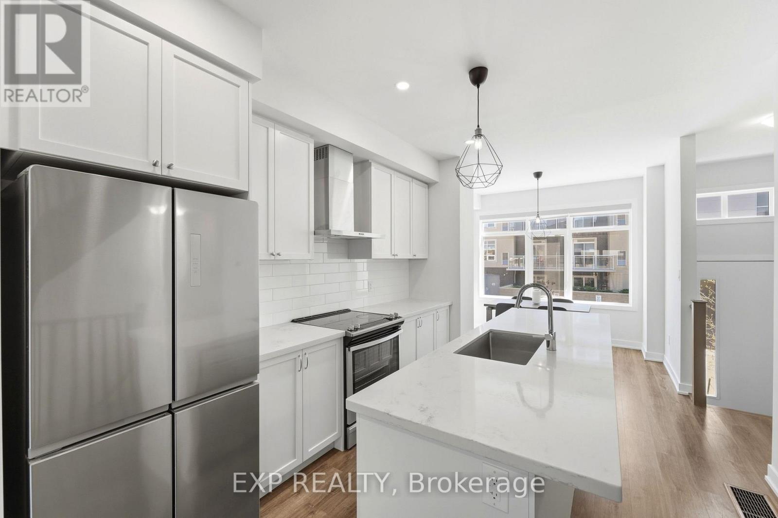 19 Markle Crescent, Hamilton (Ancaster), ON - Indoor Photo Showing Kitchen With Stainless Steel Kitchen With Upgraded Kitchen