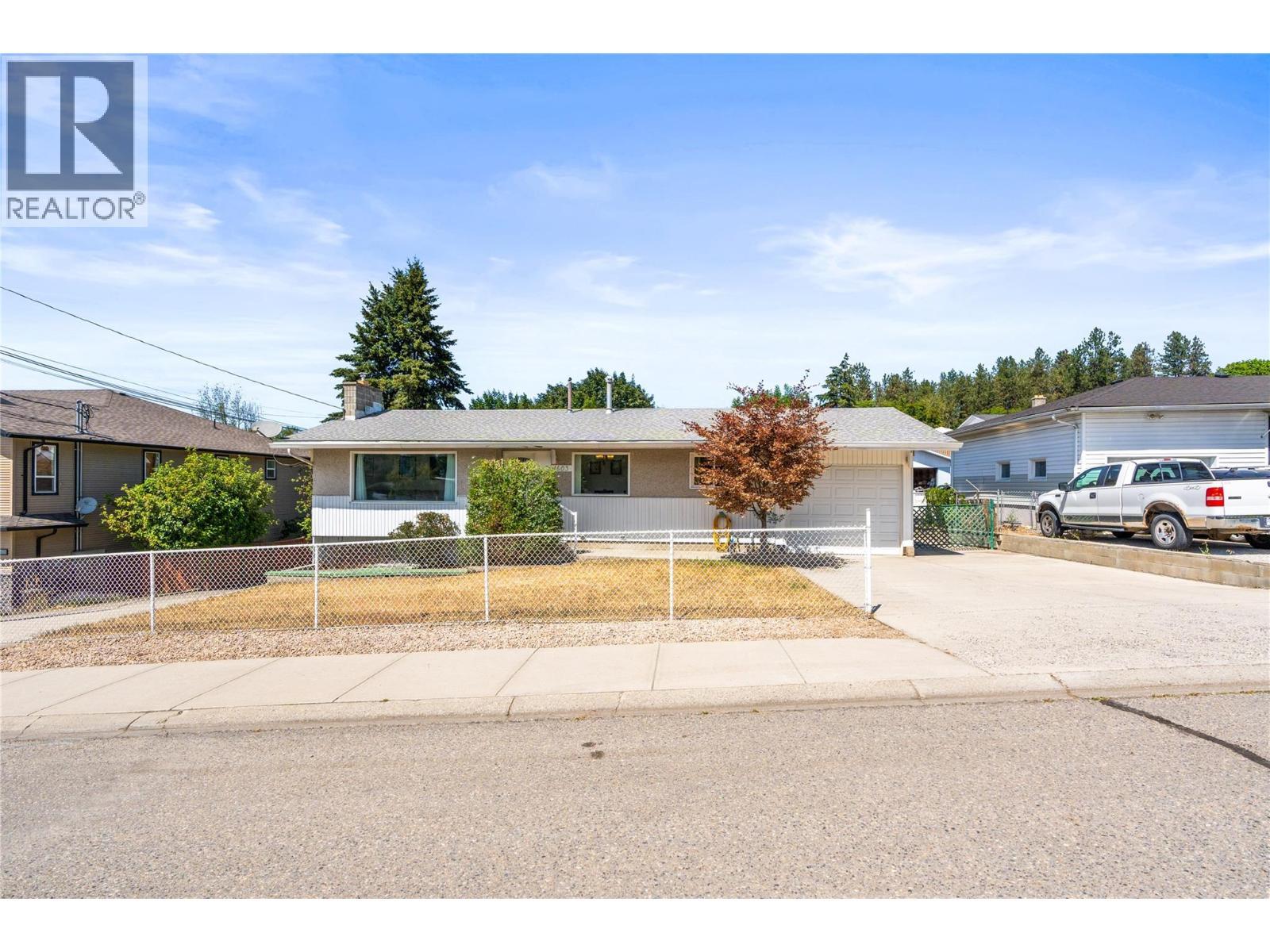 1603 43Rd Avenue, Vernon, BC - Outdoor