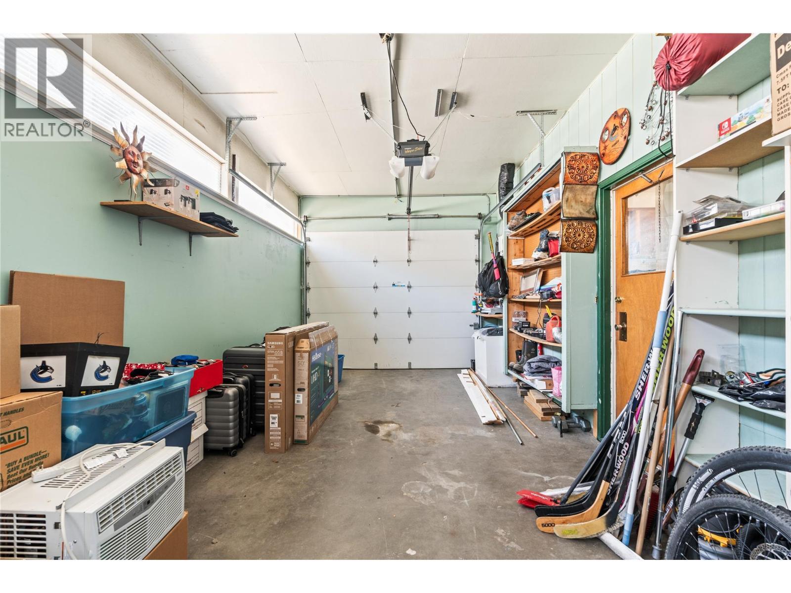 Single Garage - 1603 43Rd Avenue, Vernon, BC - Indoor Photo Showing Garage