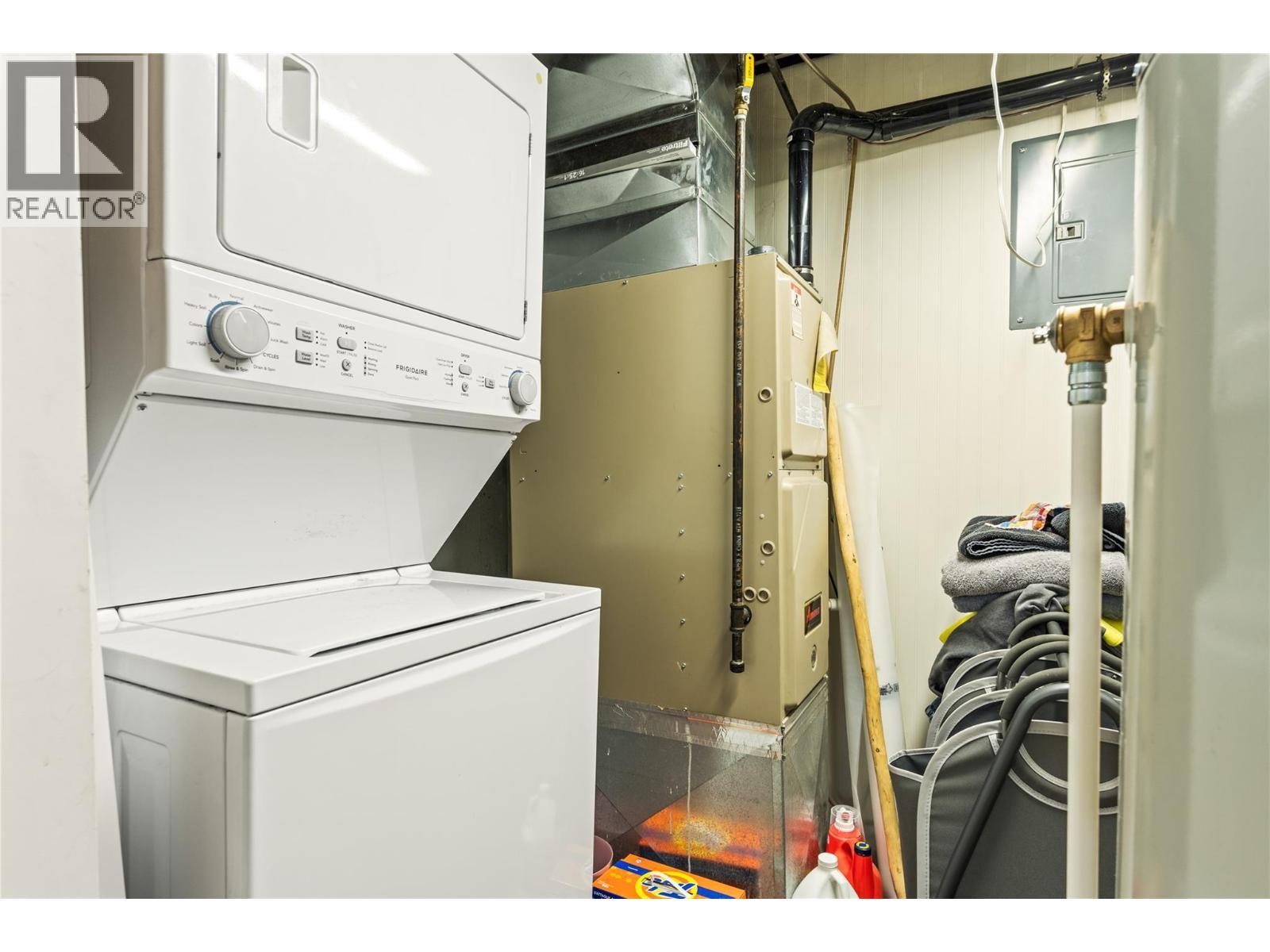 Suite Laundry- Utility Room - 1603 43Rd Avenue, Vernon, BC - Indoor Photo Showing Laundry Room