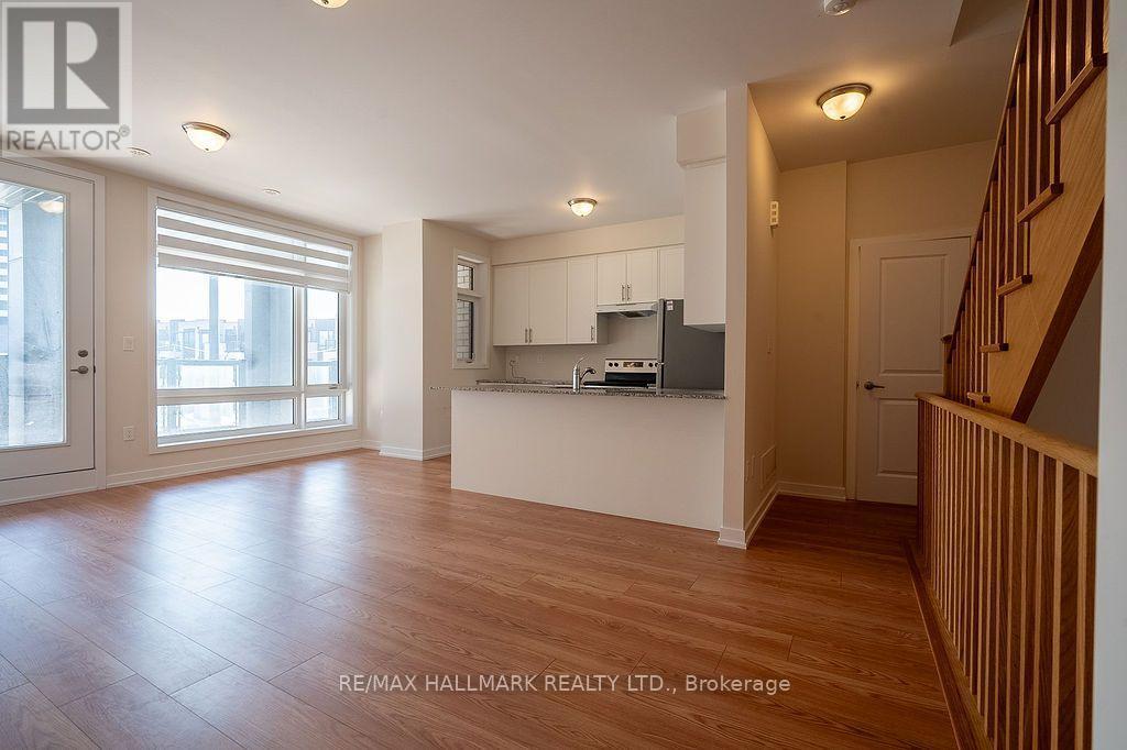 12 Dandara Gate Se, Vaughan, ON - Indoor Photo Showing Kitchen