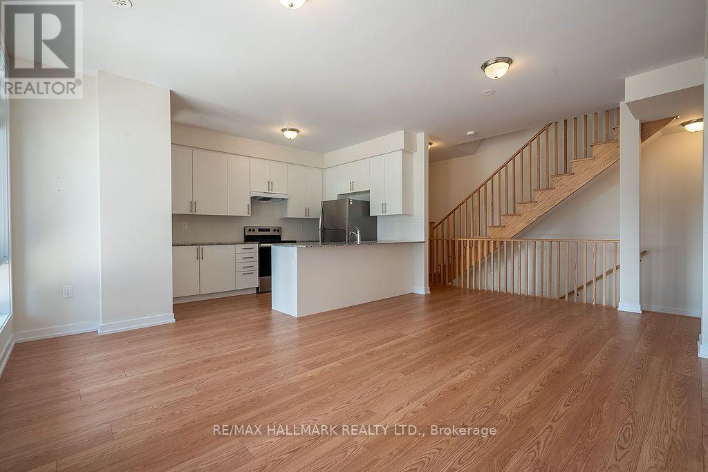12 Dandara Gate Se, Vaughan, ON - Indoor Photo Showing Kitchen
