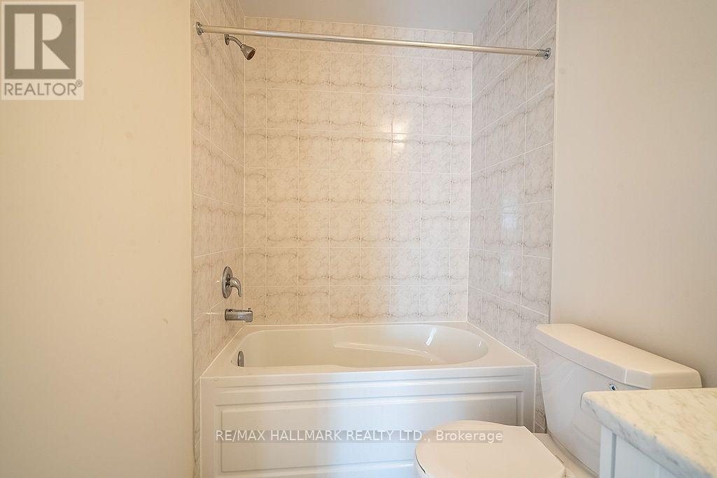 12 Dandara Gate Se, Vaughan, ON - Indoor Photo Showing Bathroom
