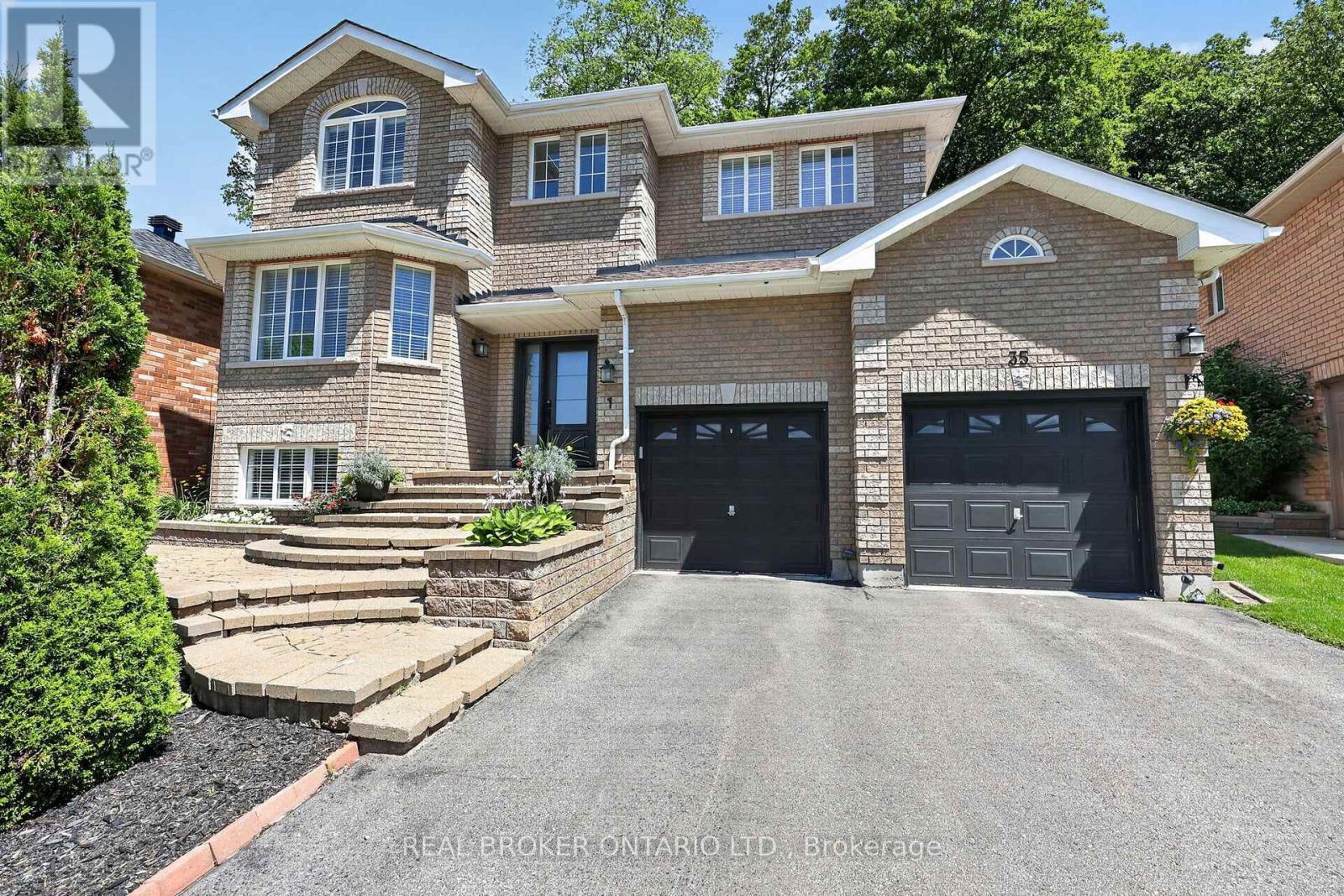 35 Bloom Crescent, Barrie, ON - Outdoor With Facade
