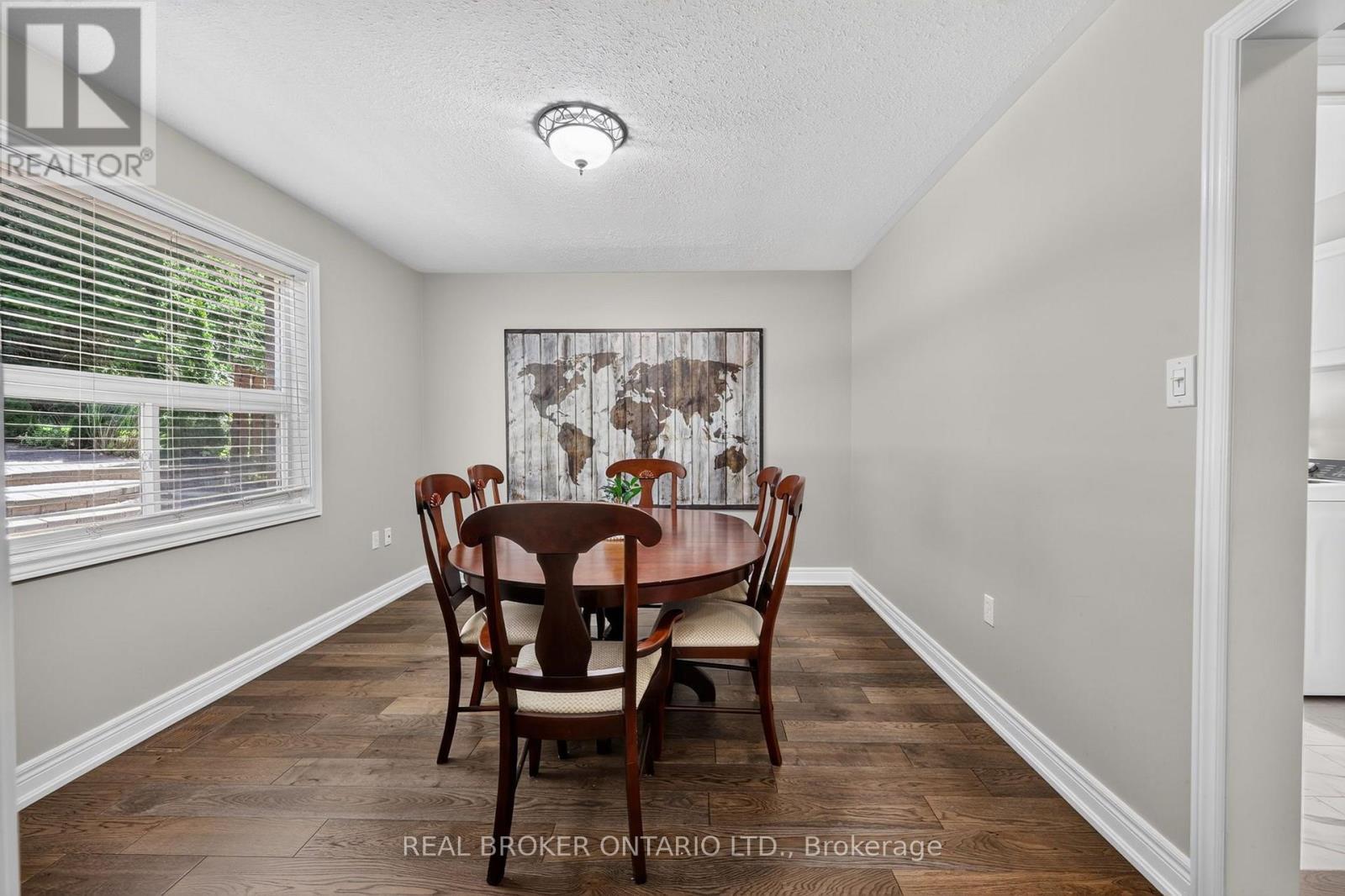 35 Bloom Crescent, Barrie, ON - Indoor Photo Showing Dining Room