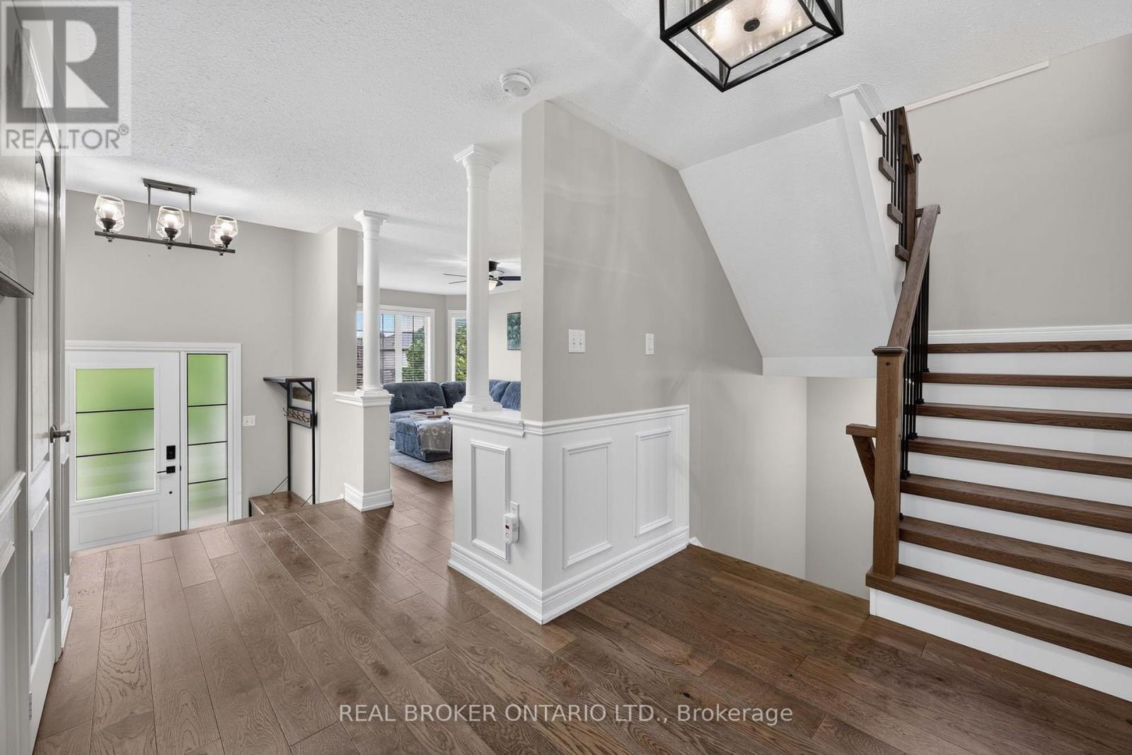 35 Bloom Crescent, Barrie, ON - Indoor Photo Showing Other Room