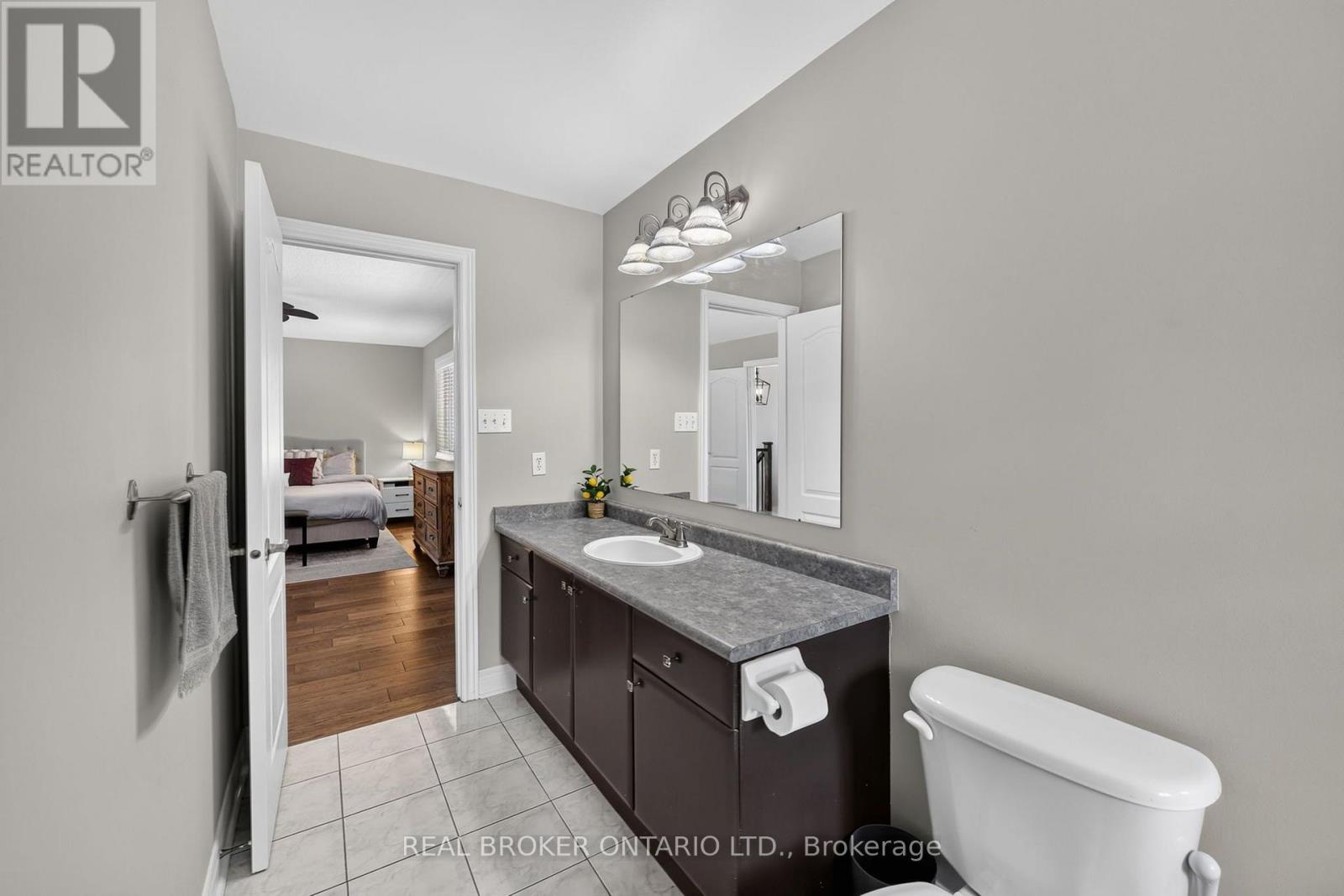 35 Bloom Crescent, Barrie, ON - Indoor Photo Showing Bathroom