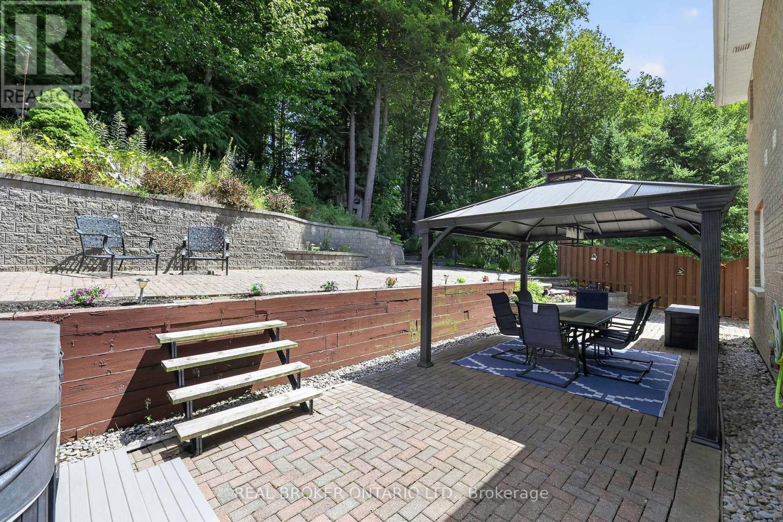 35 Bloom Crescent, Barrie, ON - Outdoor