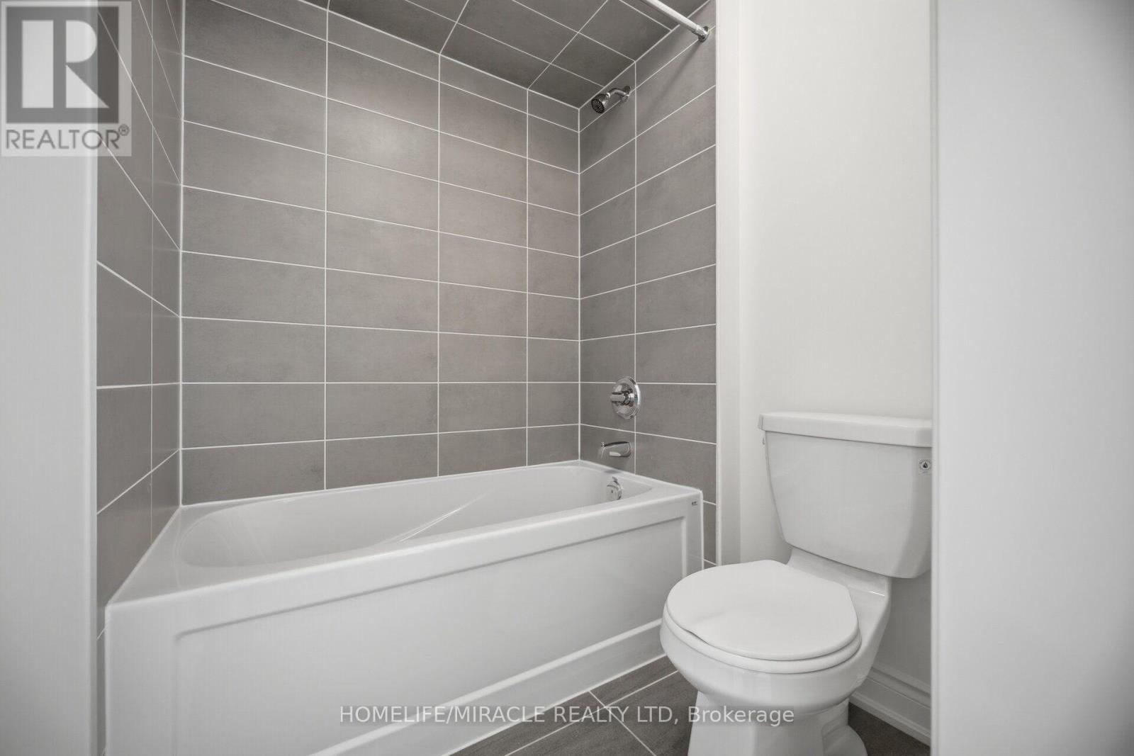 46 Stratford Drive, Caledon, ON - Indoor Photo Showing Bathroom
