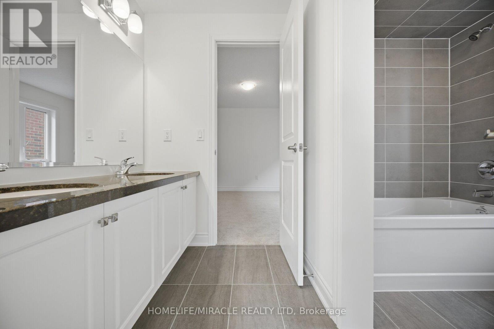 46 Stratford Drive, Caledon, ON - Indoor Photo Showing Bathroom
