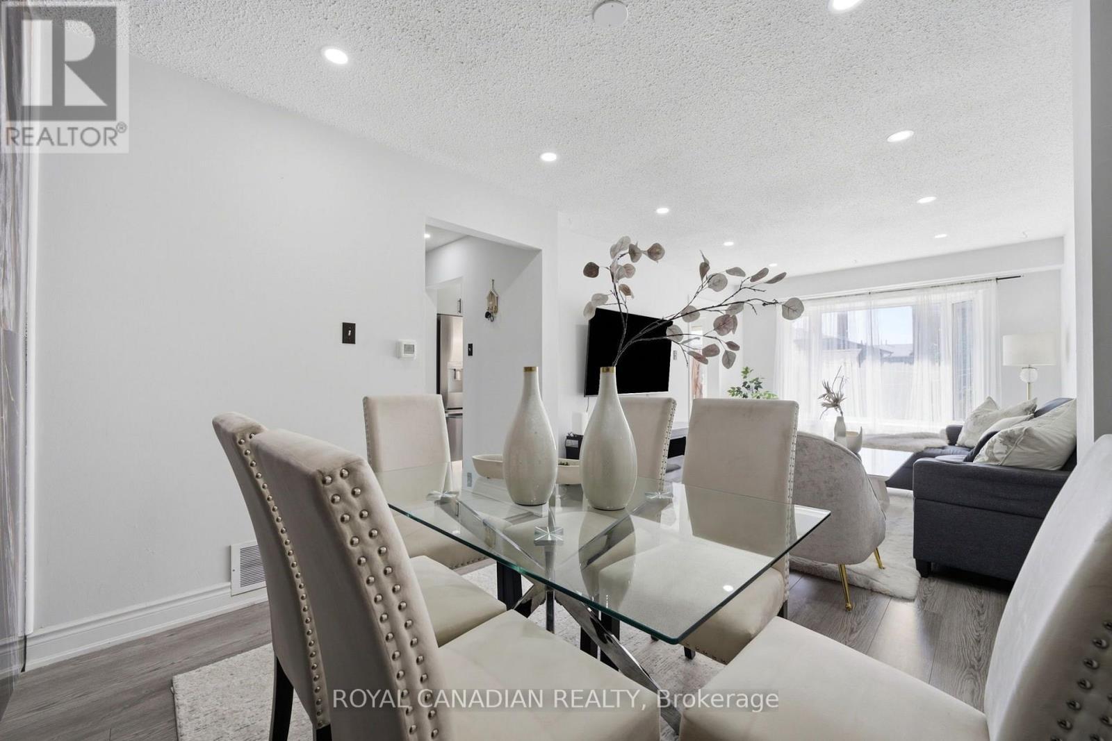 3 Gilmore Drive, Brampton, ON - Indoor Photo Showing Dining Room