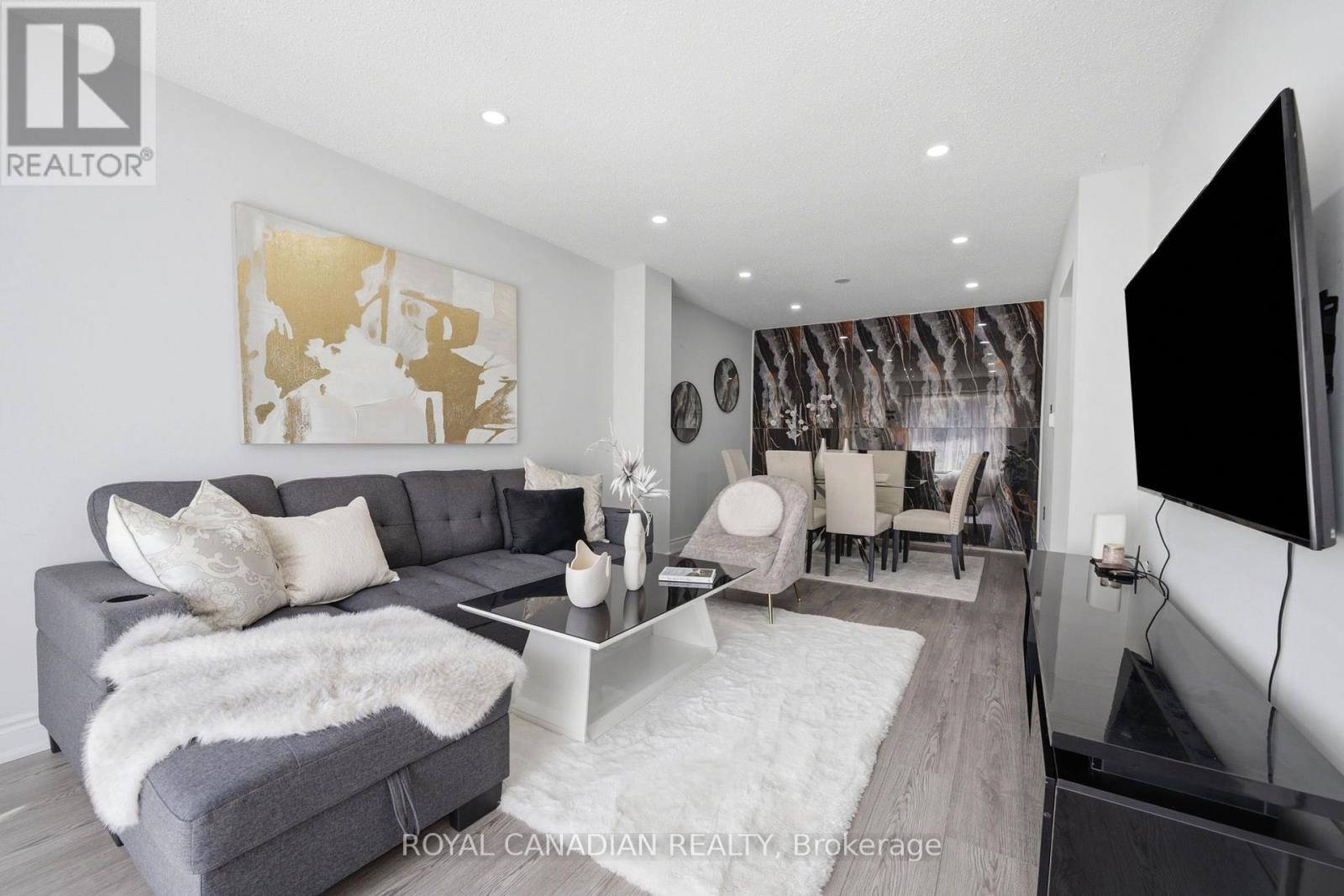 3 Gilmore Drive, Brampton, ON - Indoor Photo Showing Living Room