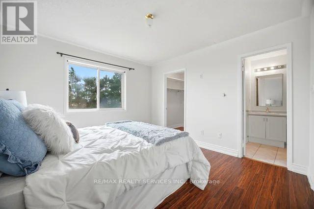 75 Wilmont Court, Brampton, ON - Indoor Photo Showing Bedroom