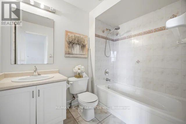 75 Wilmont Court, Brampton, ON - Indoor Photo Showing Bathroom