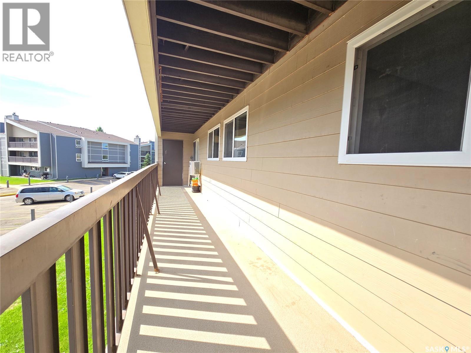 1320 425 115Th Street E, Saskatoon, SK - Outdoor With Balcony With Exterior