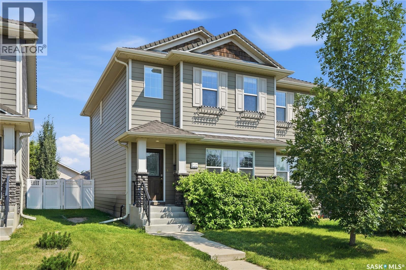 924 Stonebridge Common, Saskatoon, SK - Outdoor