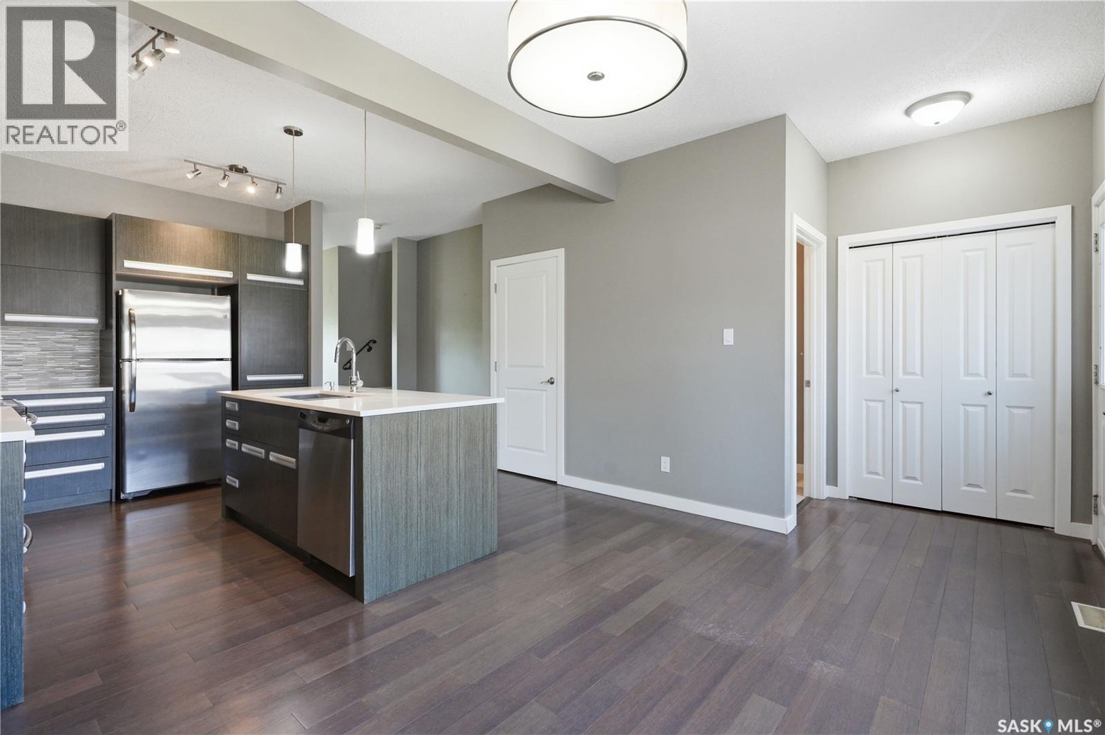 924 Stonebridge Common, Saskatoon, SK - Indoor Photo Showing Kitchen