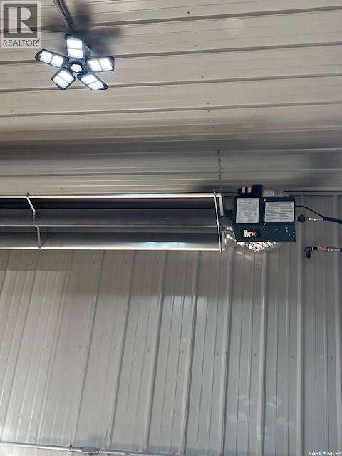 1 1St Avenue E, Wiseton, SK - Indoor Photo Showing Garage