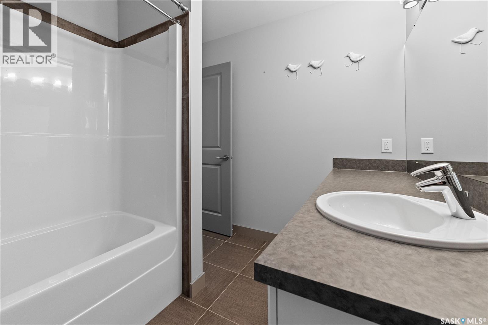 218 Brookview Drive, Regina, SK