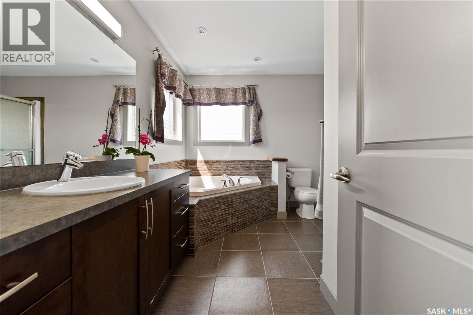 218 Brookview Drive, Regina, SK