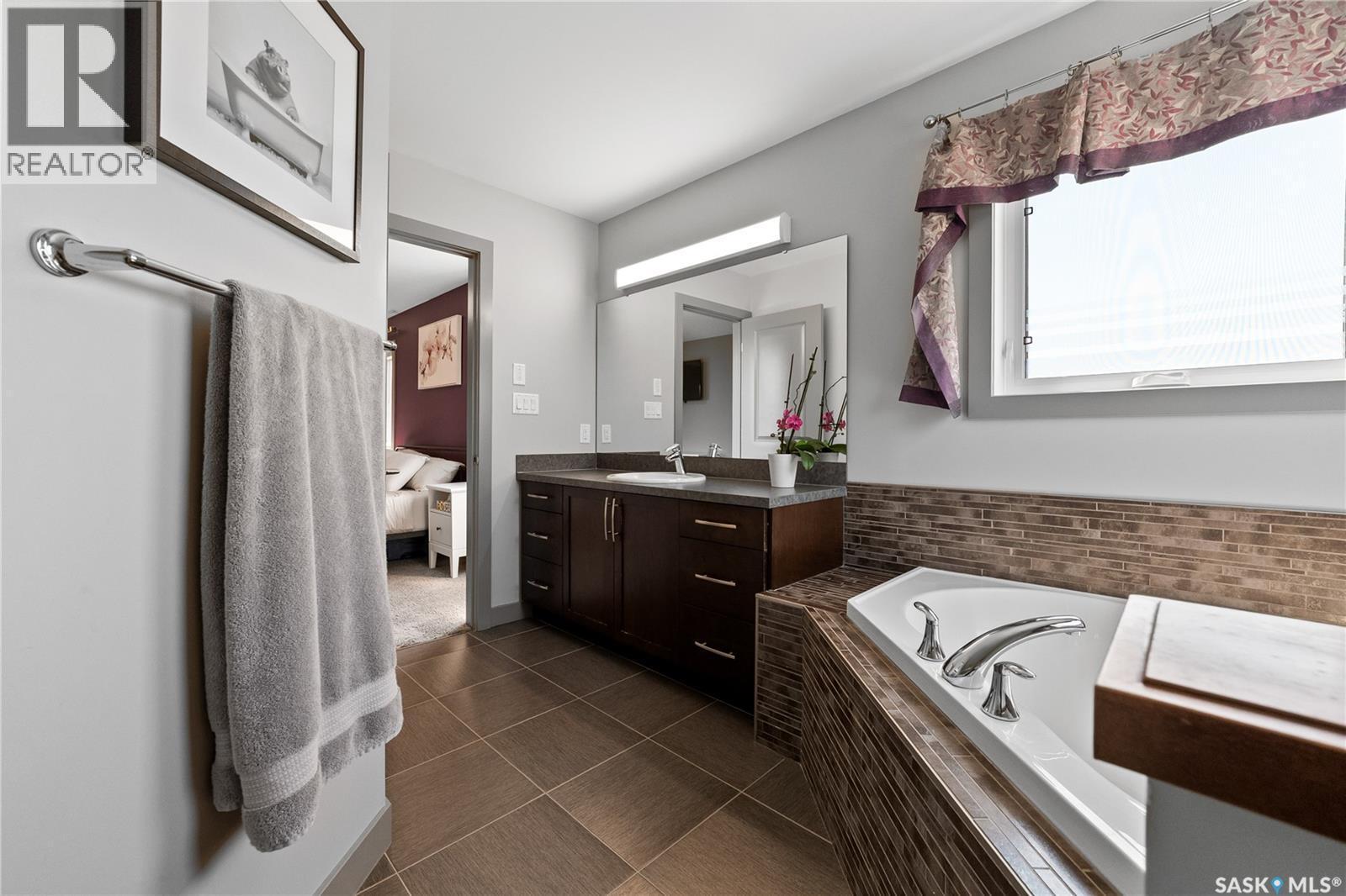 218 Brookview Drive, Regina, SK