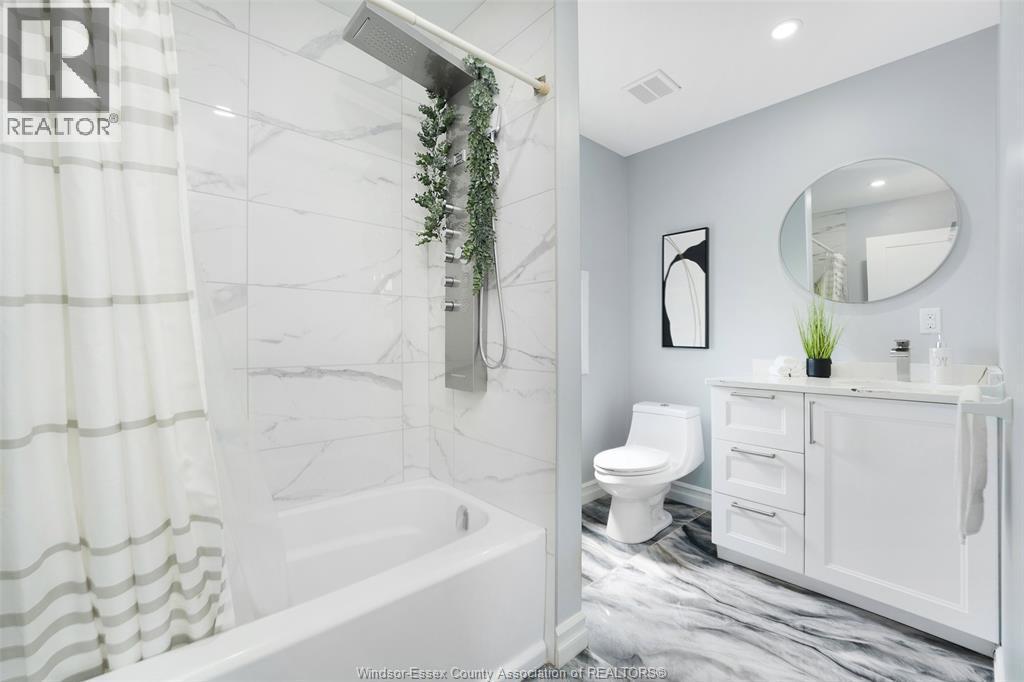 430 Broadway Street, Belle River, ON - Indoor Photo Showing Bathroom