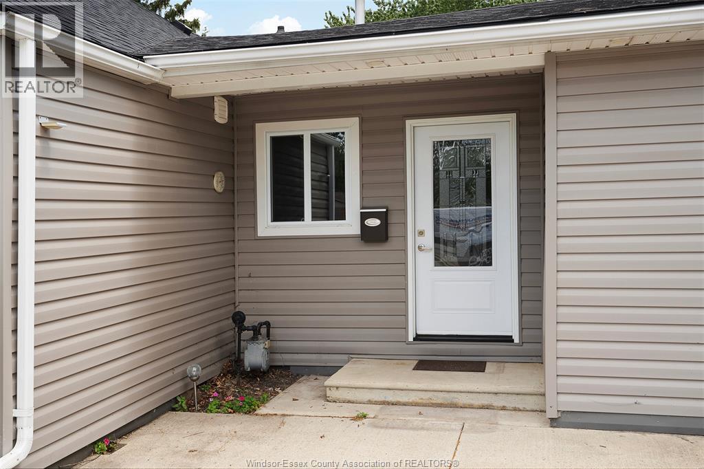 430 Broadway Street, Belle River, ON - Outdoor With Exterior