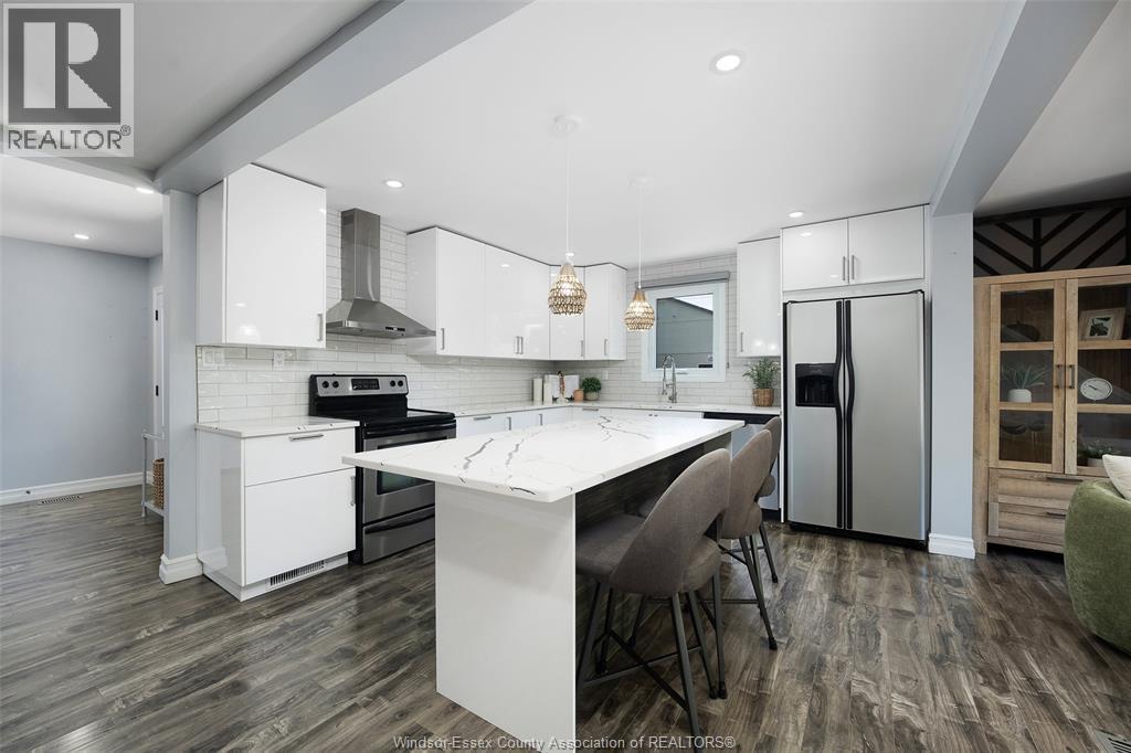 430 Broadway Street, Belle River, ON - Indoor Photo Showing Kitchen