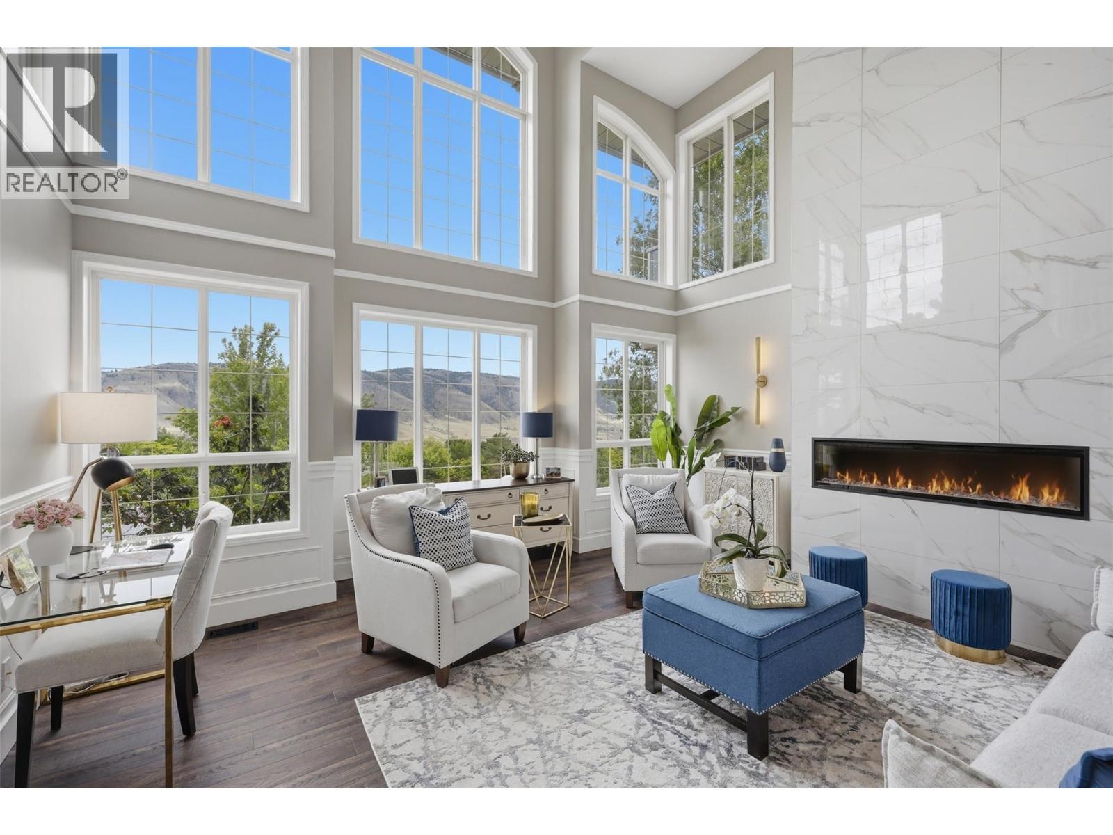 1648 Skeena Place, Kamloops, BC - Indoor Photo Showing Living Room With Fireplace