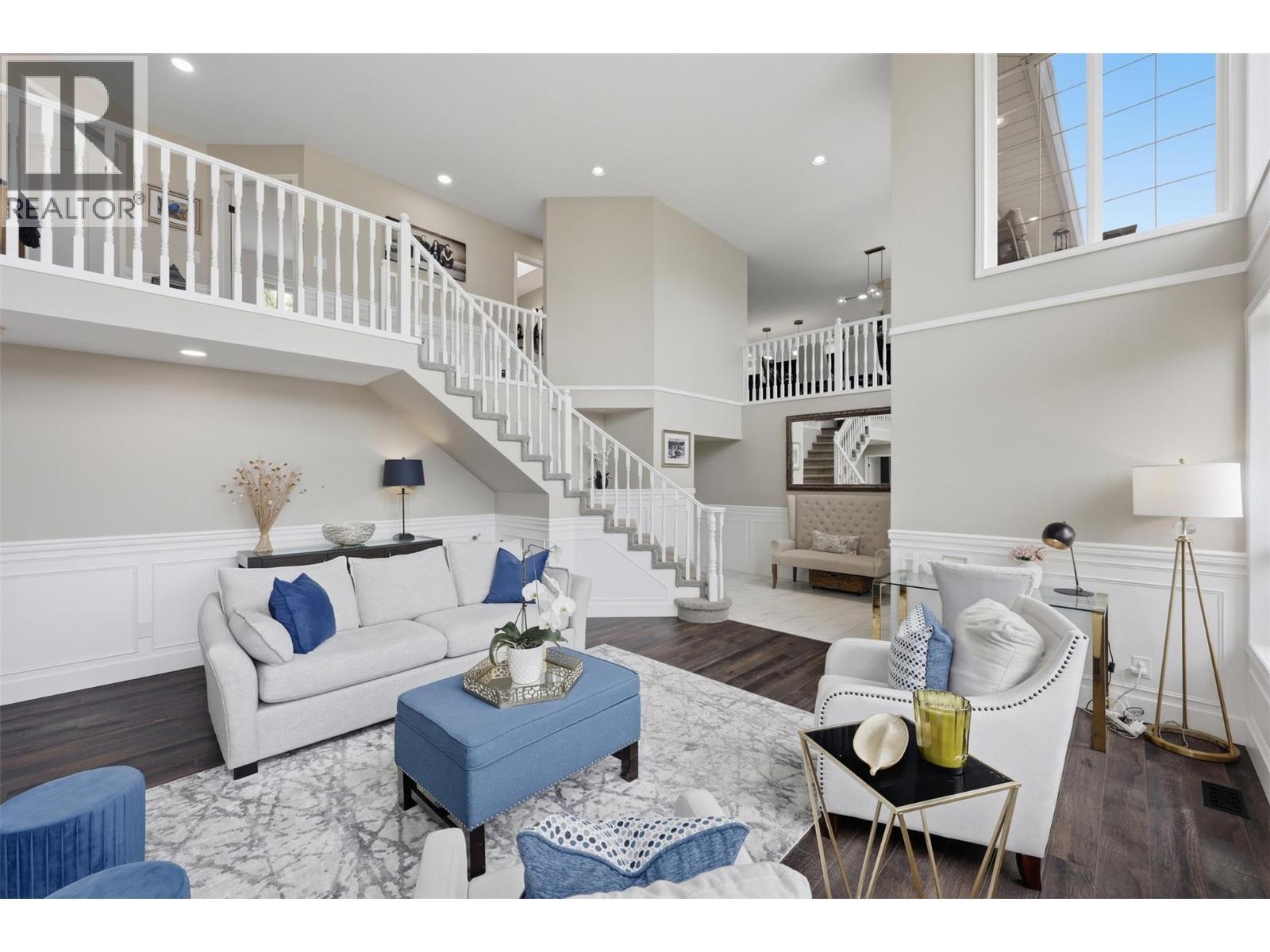 1648 Skeena Place, Kamloops, BC - Indoor Photo Showing Living Room