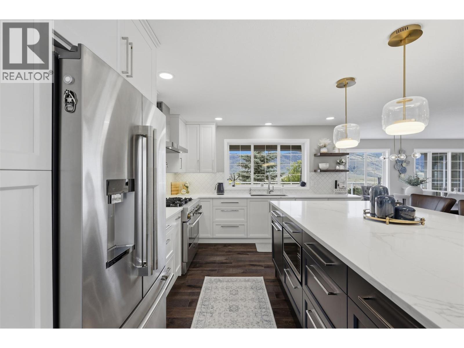 1648 Skeena Place, Kamloops, BC - Indoor Photo Showing Kitchen With Upgraded Kitchen