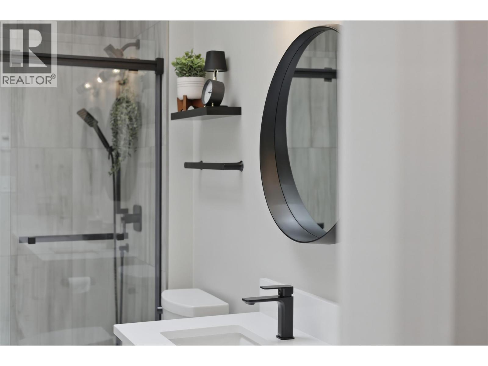 1648 Skeena Place, Kamloops, BC - Indoor Photo Showing Bathroom