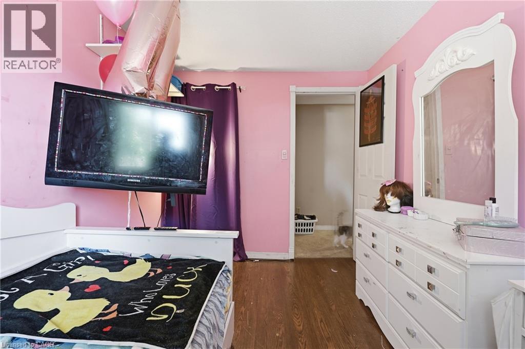 Image quality insufficient for description - 292 Mayview Court Unit# B, Waterloo, ON - Indoor