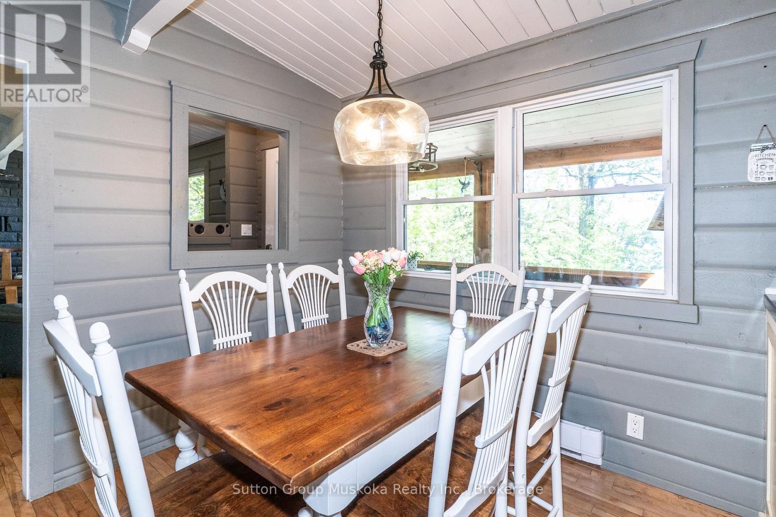 236 Hoodstown Road, Huntsville (Stisted), ON - Indoor Photo Showing Dining Room