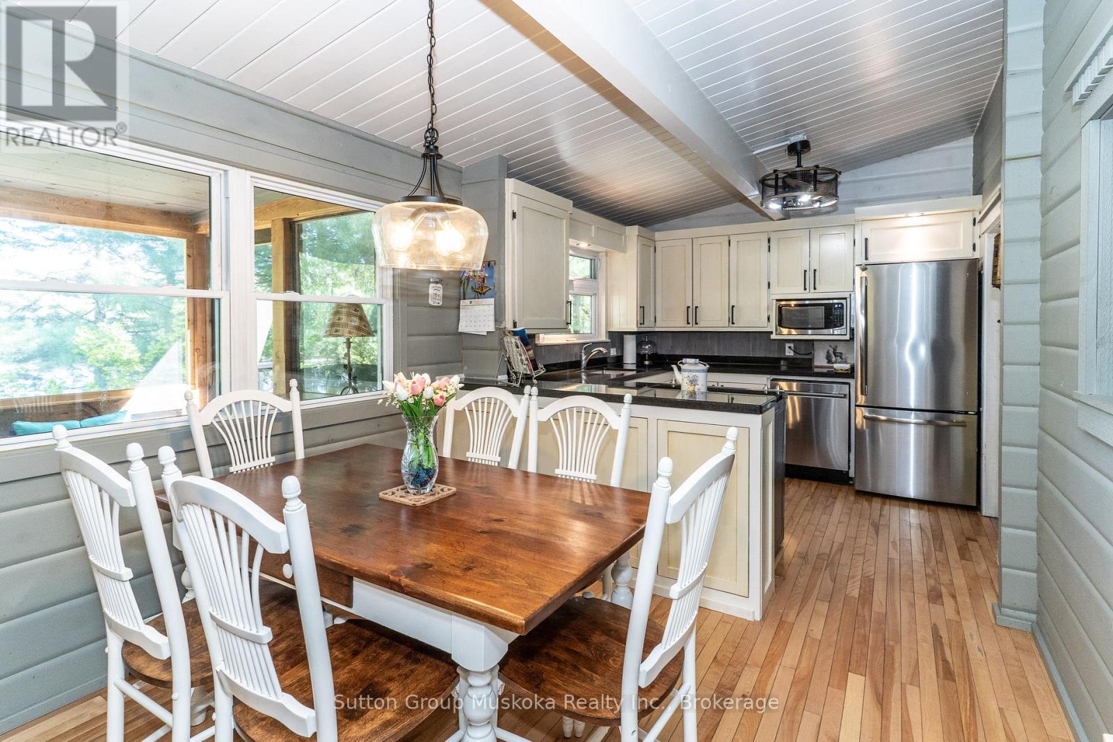 Beautiful eat in kitchen - 236 Hoodstown Road, Huntsville (Stisted), ON - Indoor Photo Showing Dining Room