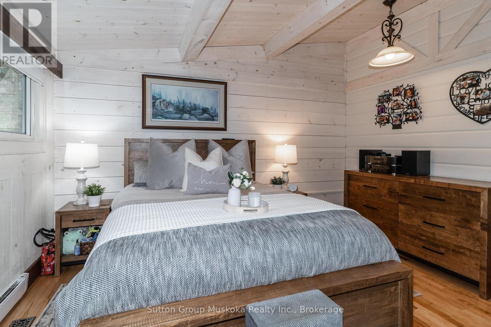 236 Hoodstown Road, Huntsville (Stisted), ON - Indoor Photo Showing Bedroom
