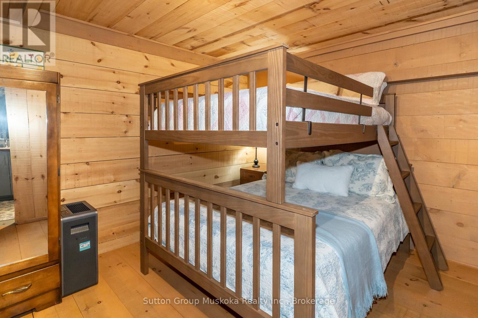 236 Hoodstown Road, Huntsville (Stisted), ON - Indoor Photo Showing Bedroom