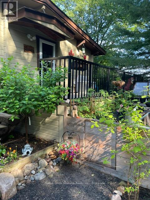 236 Hoodstown Road, Huntsville (Stisted), ON - Outdoor