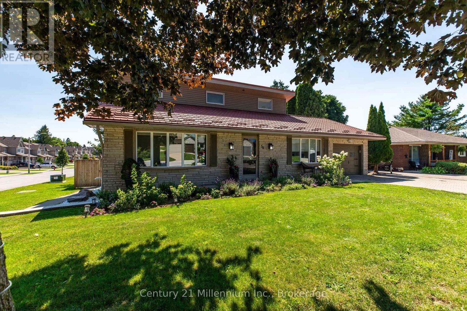 38 Grayview Drive, Grey Highlands, ON - Outdoor