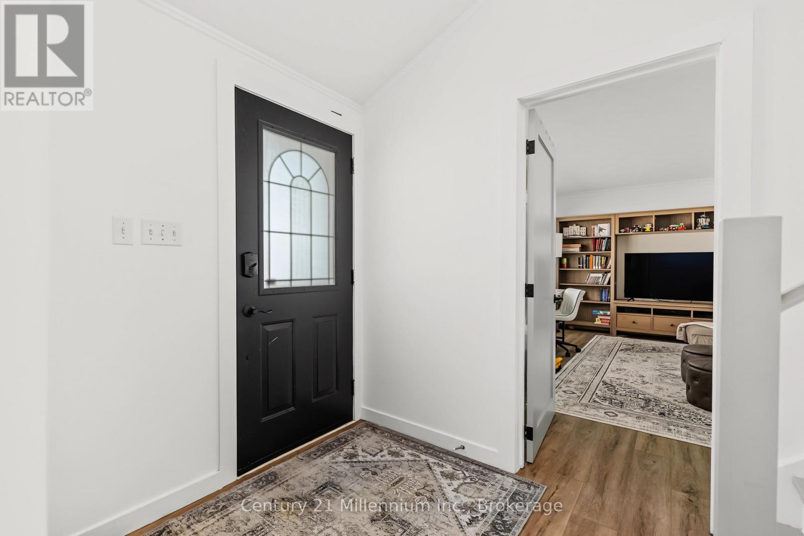 38 Grayview Drive, Grey Highlands, ON - Indoor Photo Showing Other Room