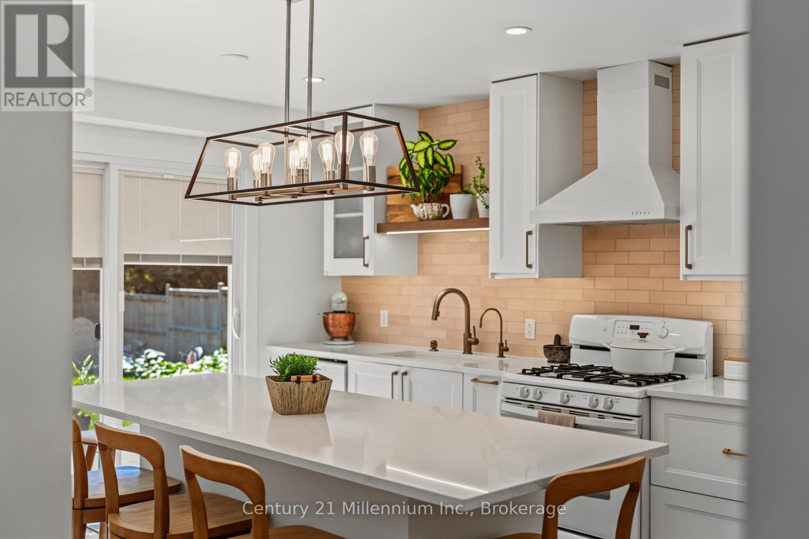 38 Grayview Drive, Grey Highlands, ON - Indoor Photo Showing Kitchen