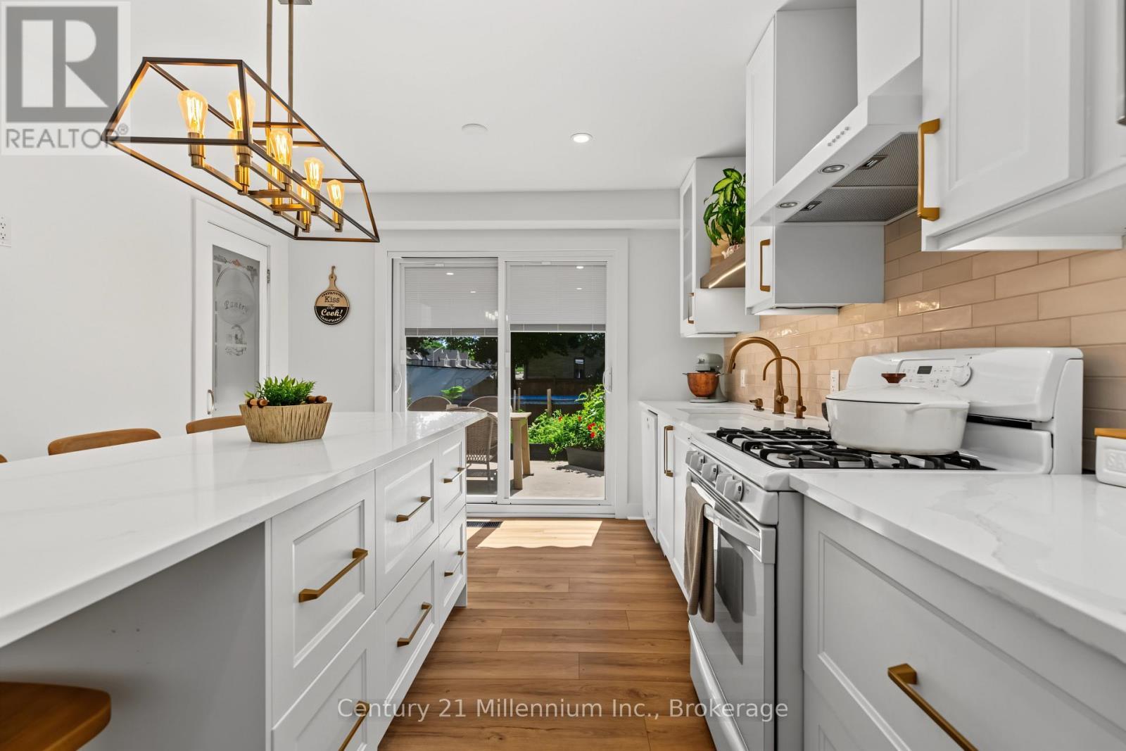 38 Grayview Drive, Grey Highlands, ON - Indoor Photo Showing Kitchen