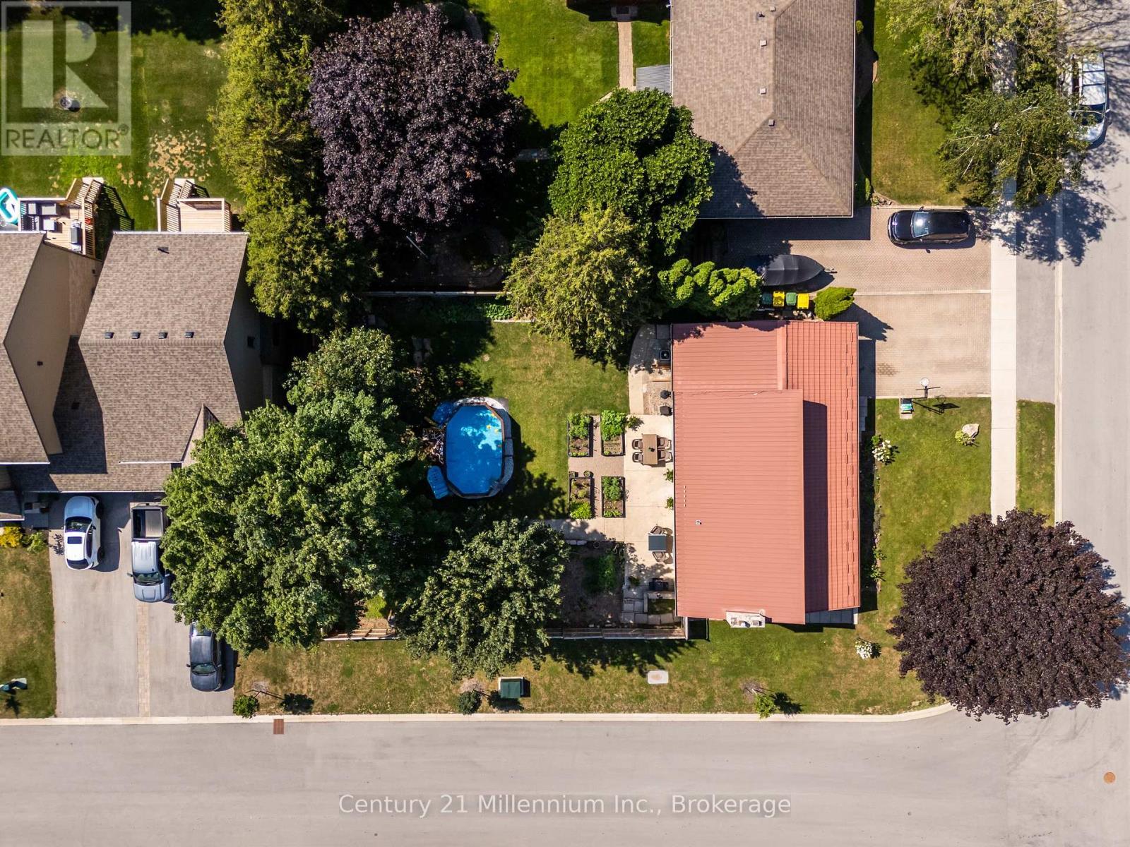 38 Grayview Drive, Grey Highlands, ON - Outdoor