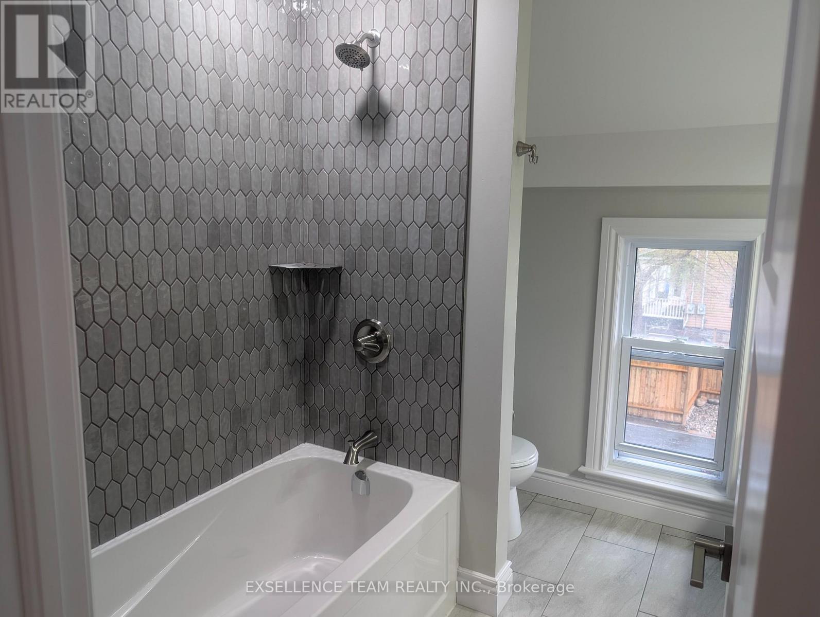 241 Sydney Street, Cornwall, ON - Indoor Photo Showing Bathroom