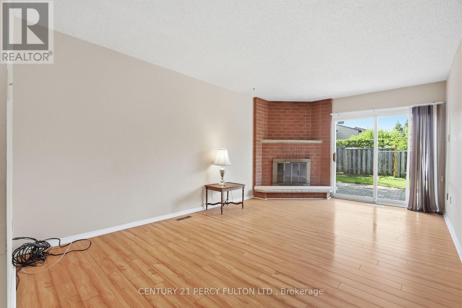 208 Conley Street, Vaughan, ON - Indoor With Fireplace
