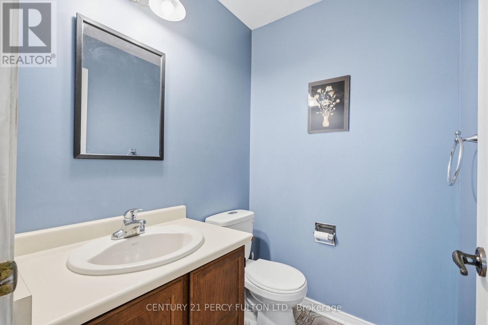 208 Conley Street, Vaughan, ON - Indoor Photo Showing Bathroom