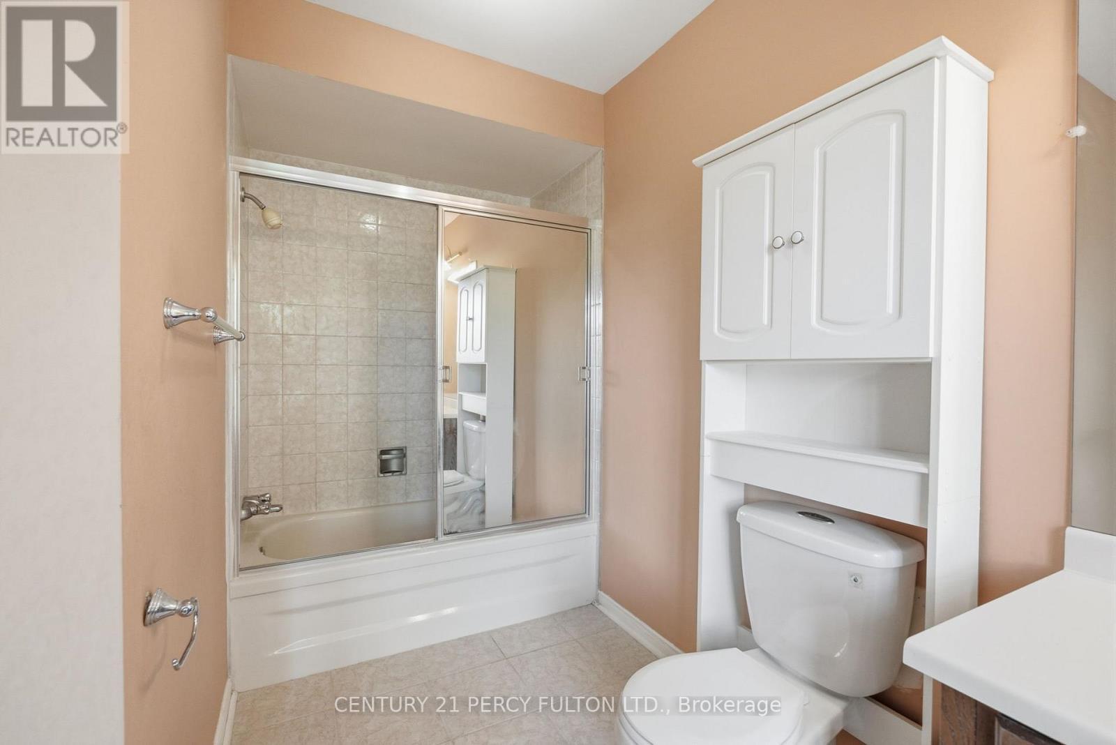 208 Conley Street, Vaughan, ON - Indoor Photo Showing Bathroom