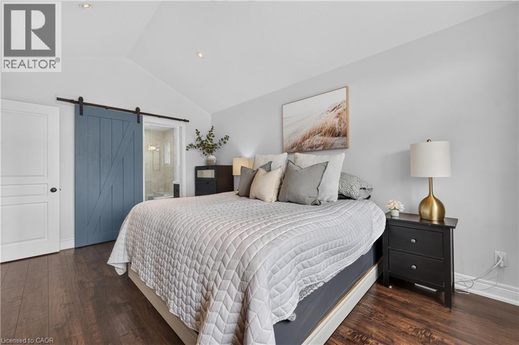104 Udell Way, Grimsby, ON - Indoor Photo Showing Bedroom