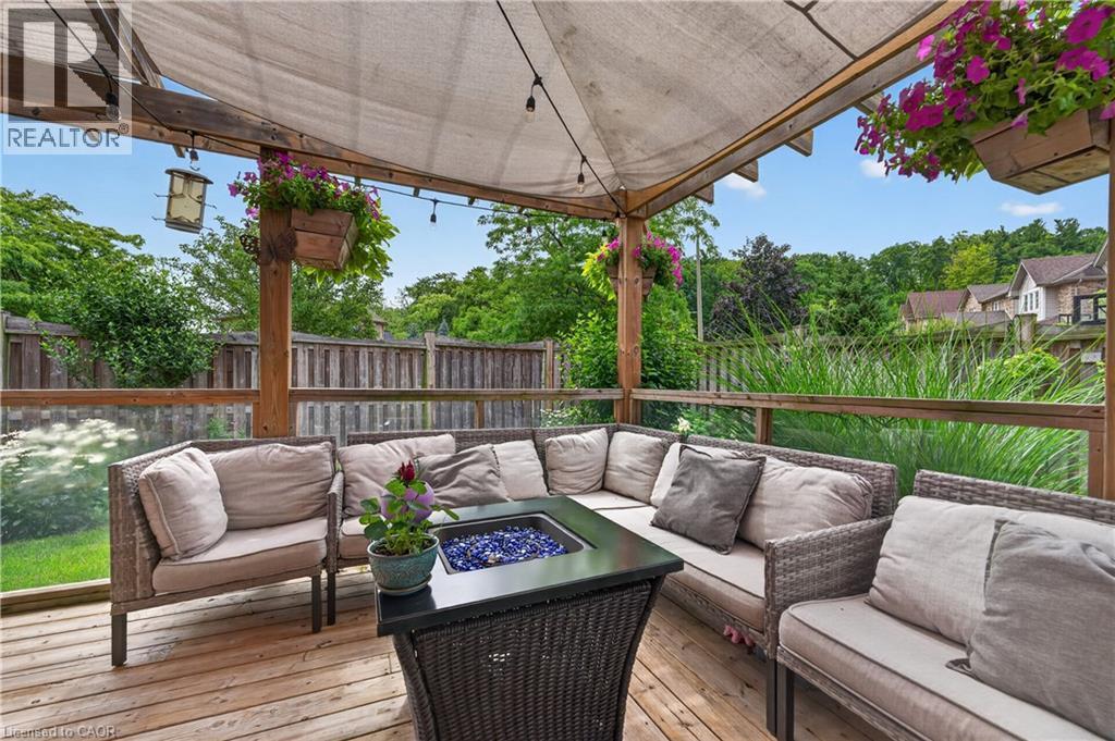 104 Udell Way, Grimsby, ON - Outdoor With Deck Patio Veranda With Exterior
